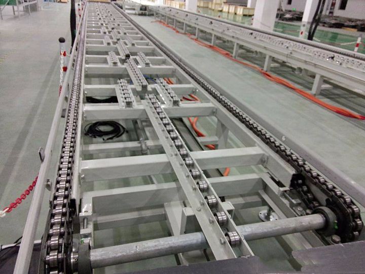 Horizontal moving machine